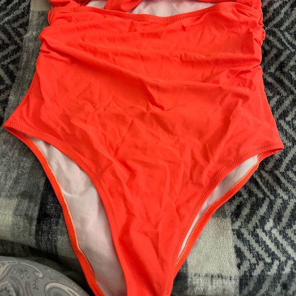 Women one piece bathing suit size xl new never been use - Picture 3 of 5